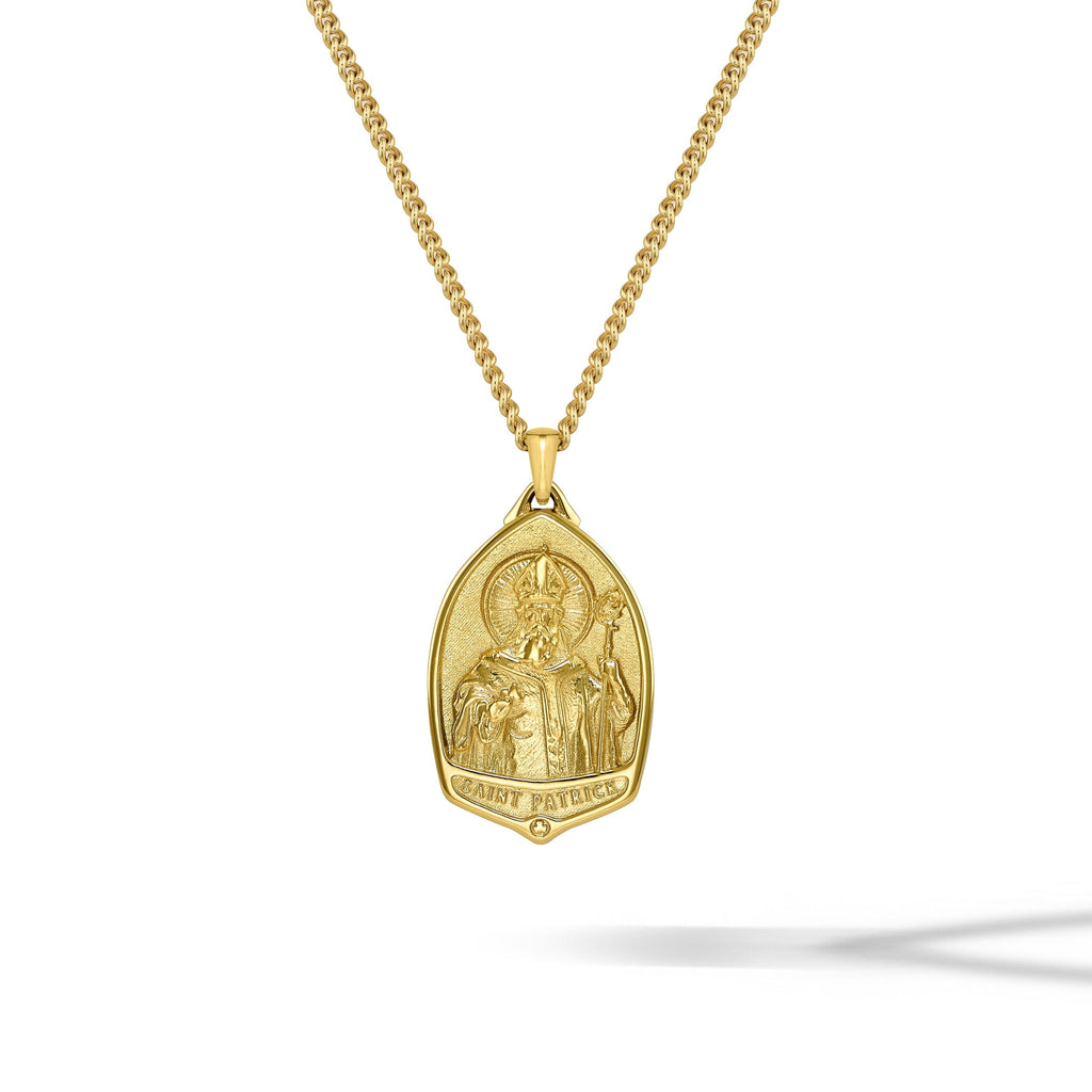 St. Patrick Pendant - 14K Gold | Vincero | Vincero Collective display picture 3