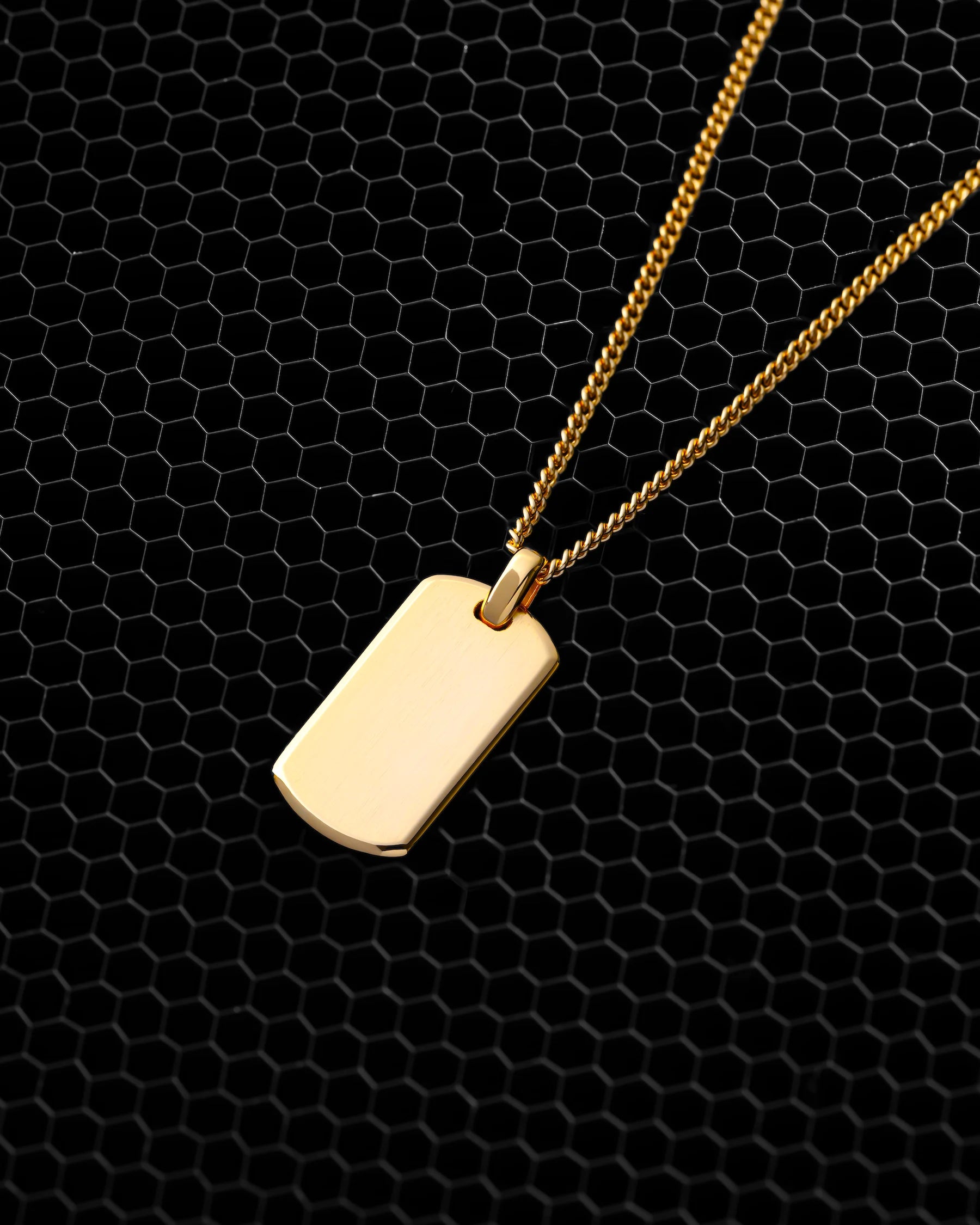 The Beveled Tag Pendant - Gold, Vincero