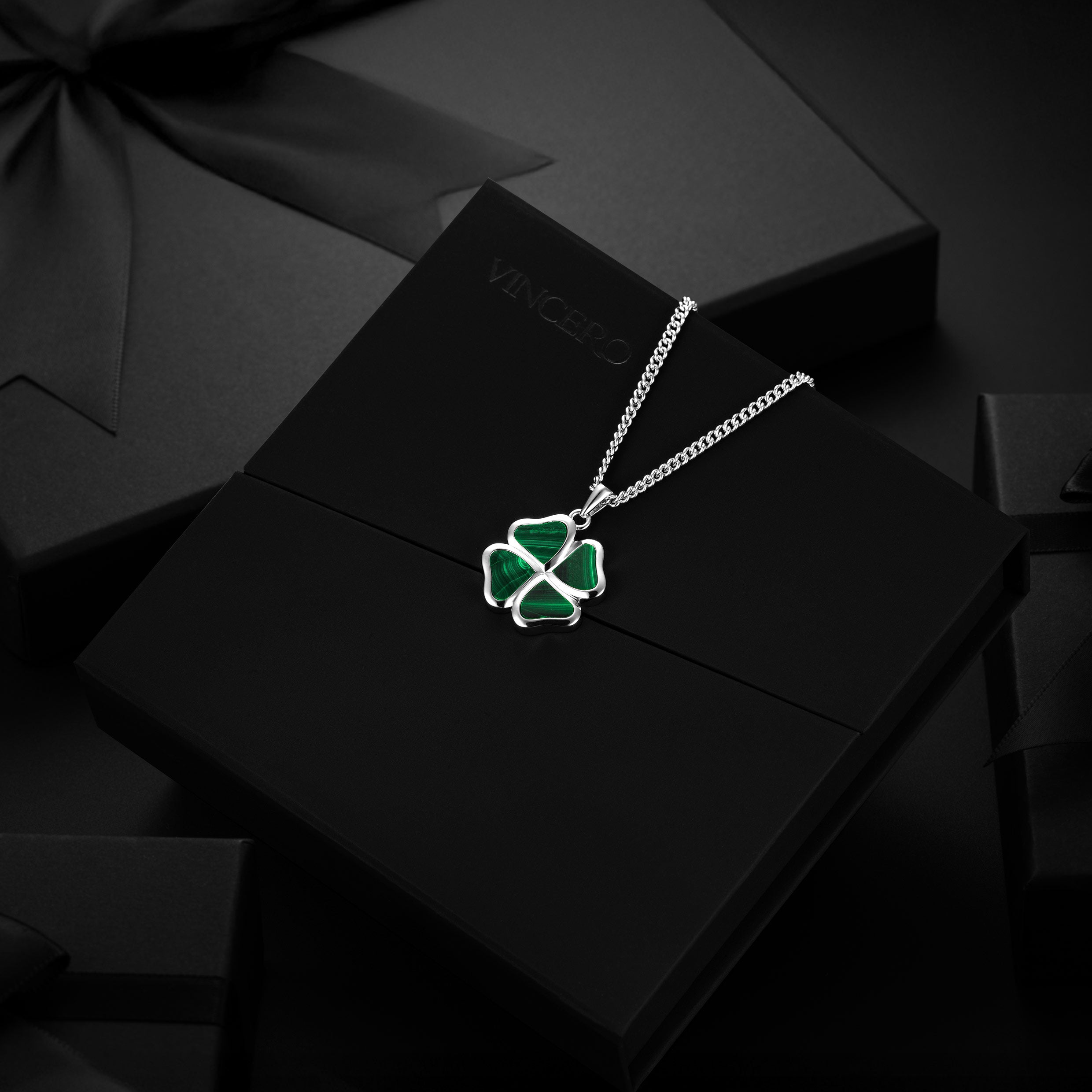 Men's Clover Pendant - Malachite & Sterling Silver | Vincero