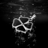 Clover Pendant - Silver Onyx