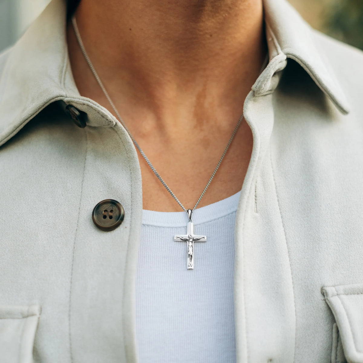 Silver chain necklace with a cross pendant 