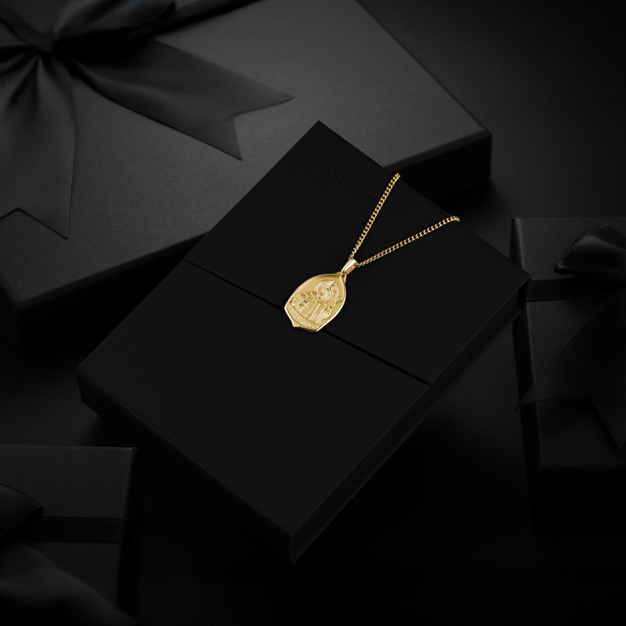 St. Patrick Pendant - 14K Gold | Vincero | Vincero Collective