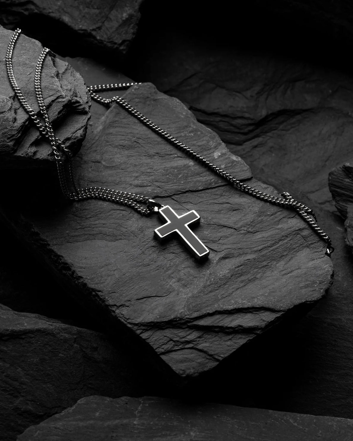 The Cross Pendant - Black Onyx | Vincero Collective