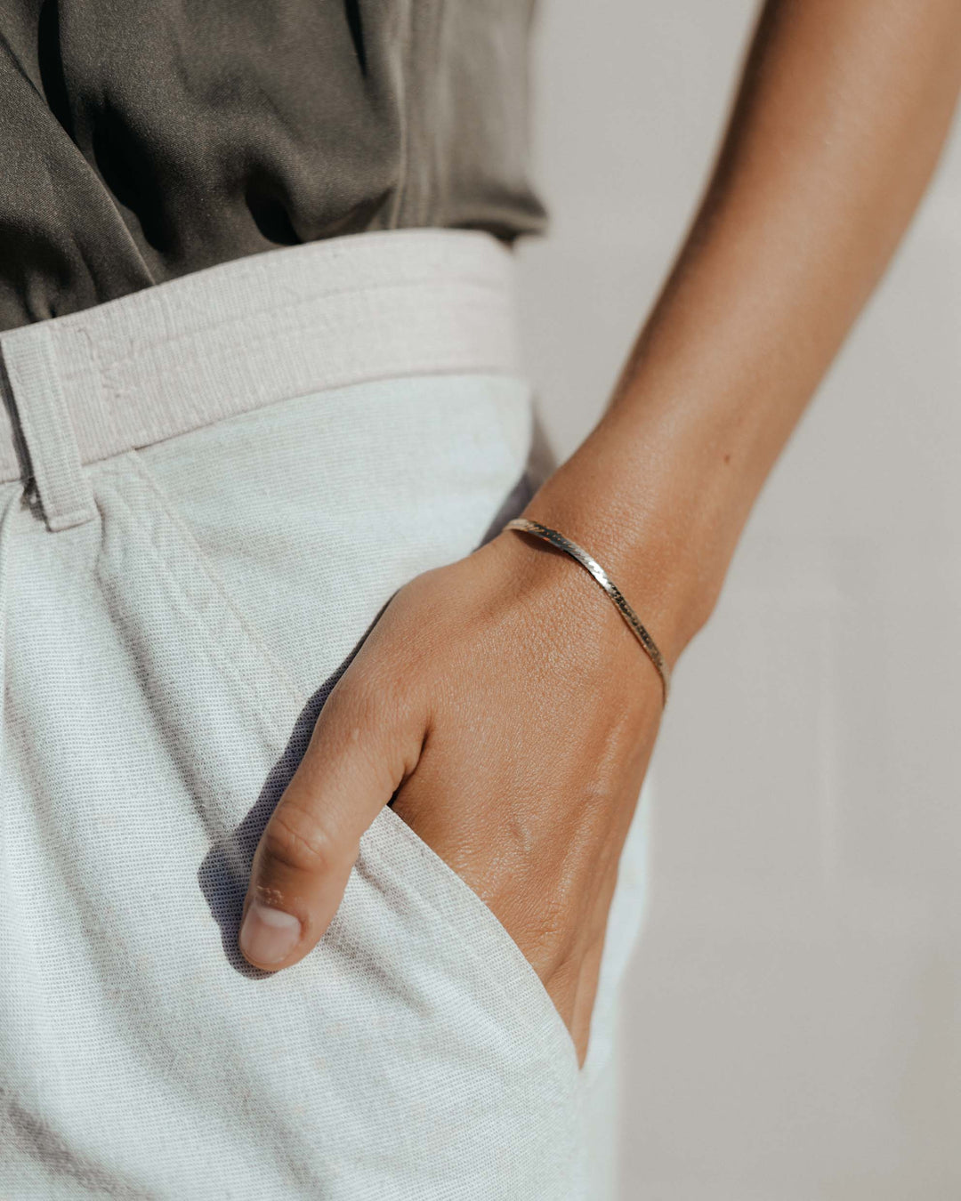 Ava Set - Black + Goldhover image